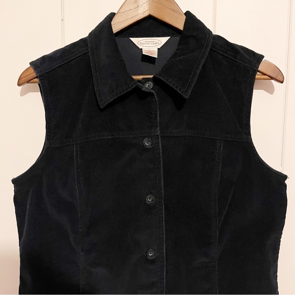 Northern Reflections Vintage Navy Corduroy Vest. Size Medium. - Picture 2 of 8
